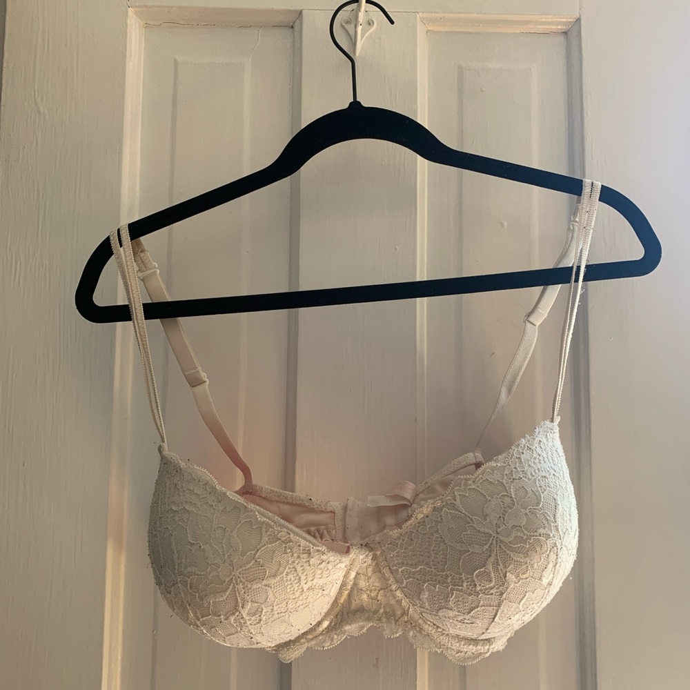 Victoria’s Secret cream lace push up bra 34DD